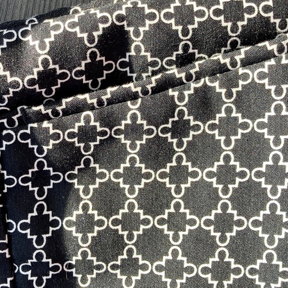 Hilary Radley Moroccan Print Capri Pants Black Size 2 - Picture 10 of 13